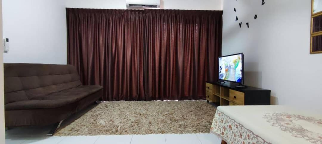 Rf Homestay Nilai Bagian luar foto