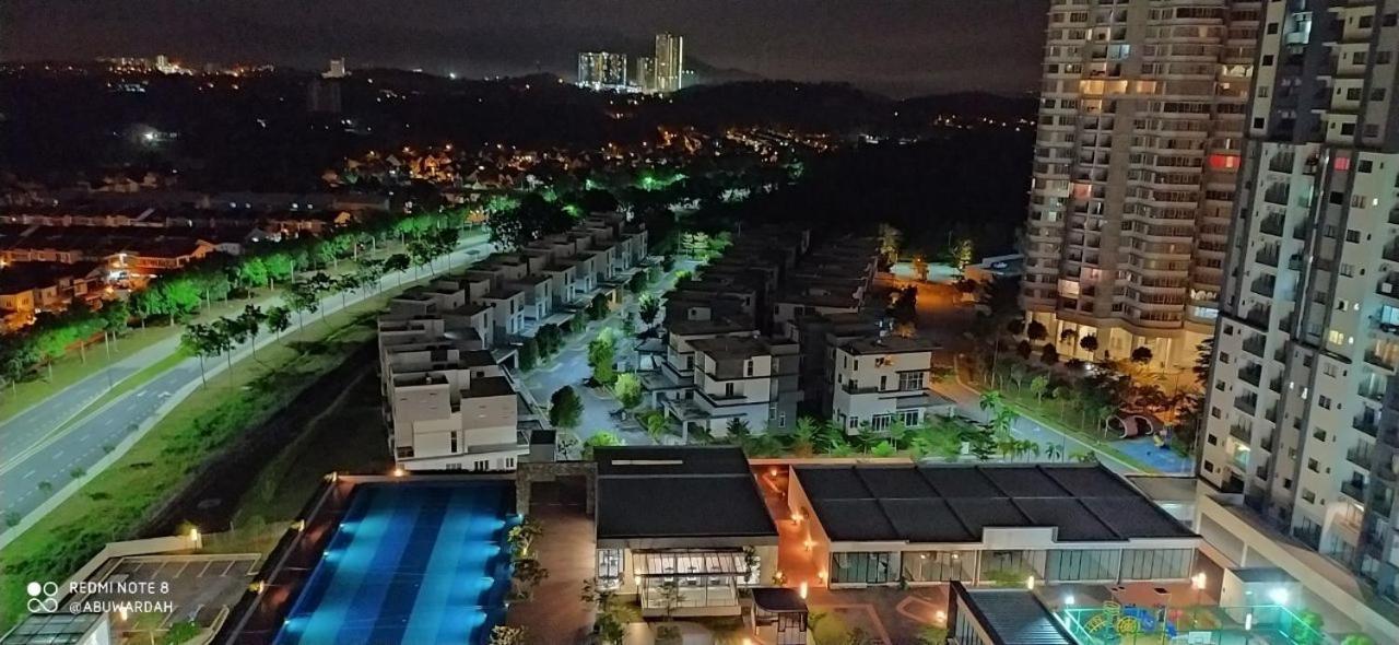 Rf Homestay Nilai Bagian luar foto